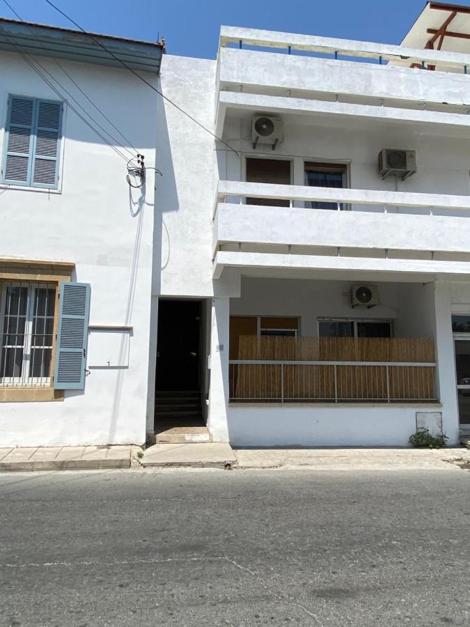 Past Or Tail Rooms ลาร์นาคา ภายนอก รูปภาพ