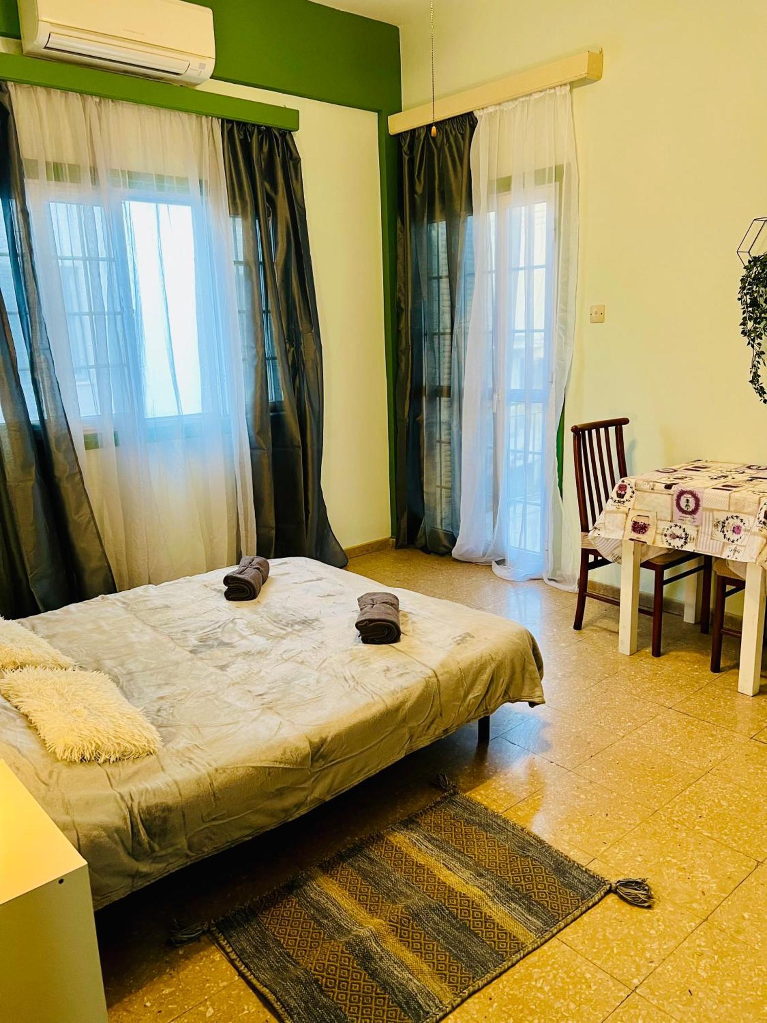 Past Or Tail Rooms ลาร์นาคา ภายนอก รูปภาพ